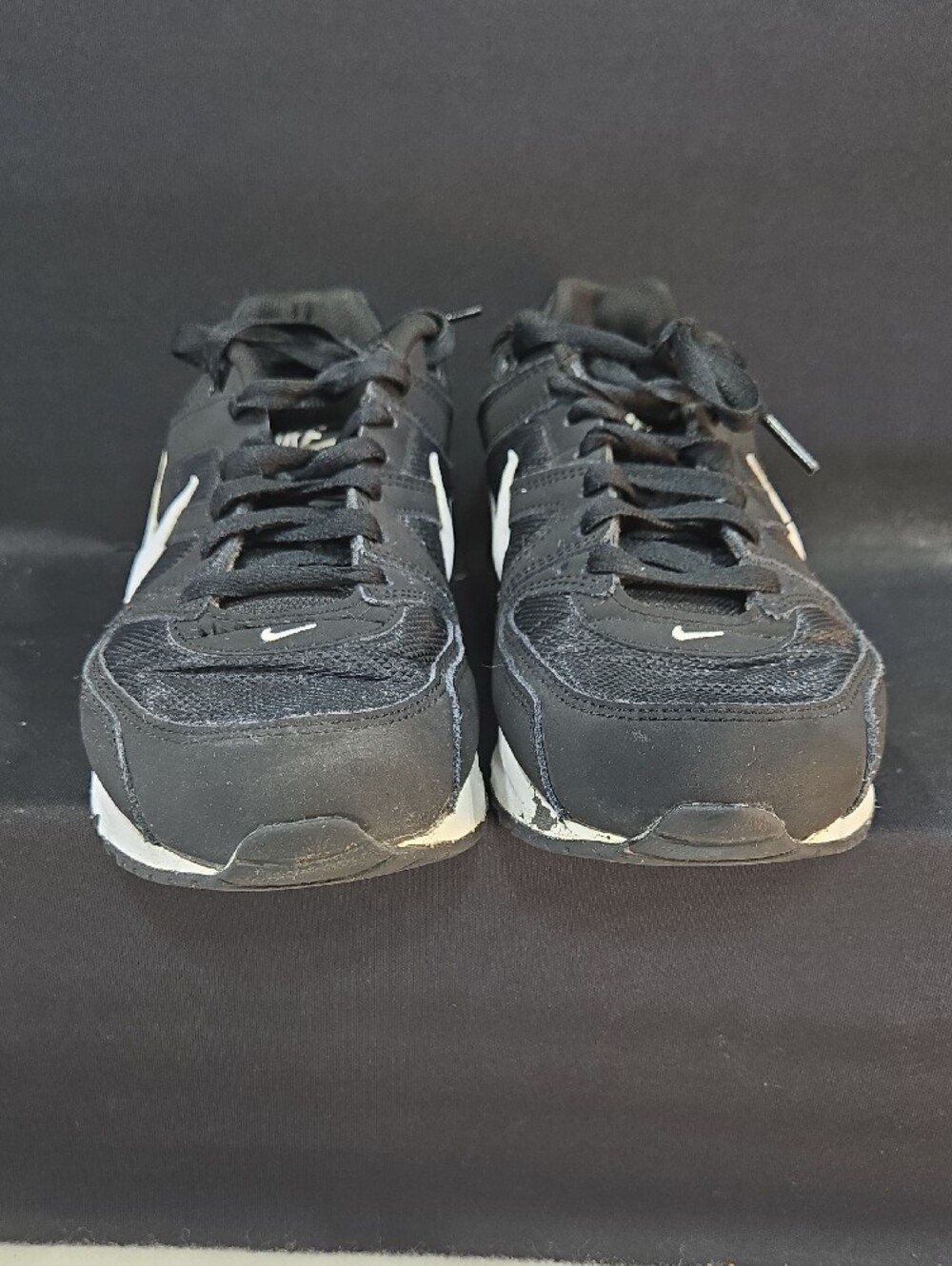 Nike Air Max Command Black and White Running Sneakers Woman's Size 9 - Picture 6 of 11